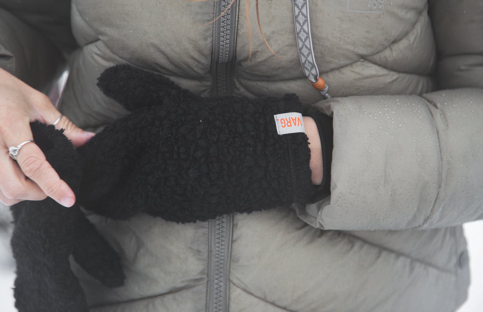 U Vargön Fat Wool Mittens