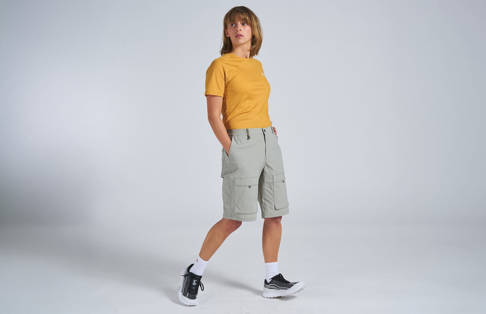 W Rissna Shorts
